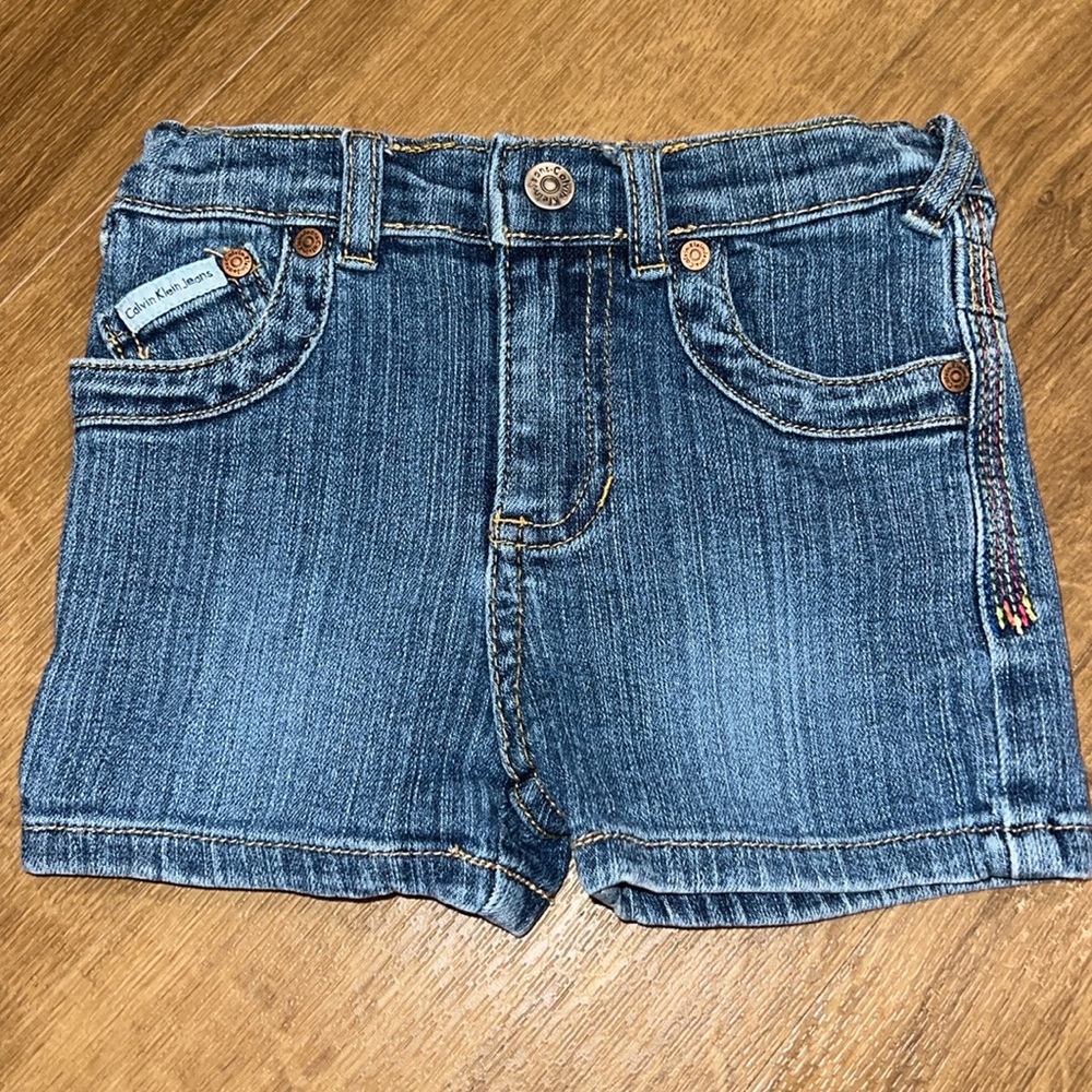 Size 3T girls Calvin Klein Jean shorts